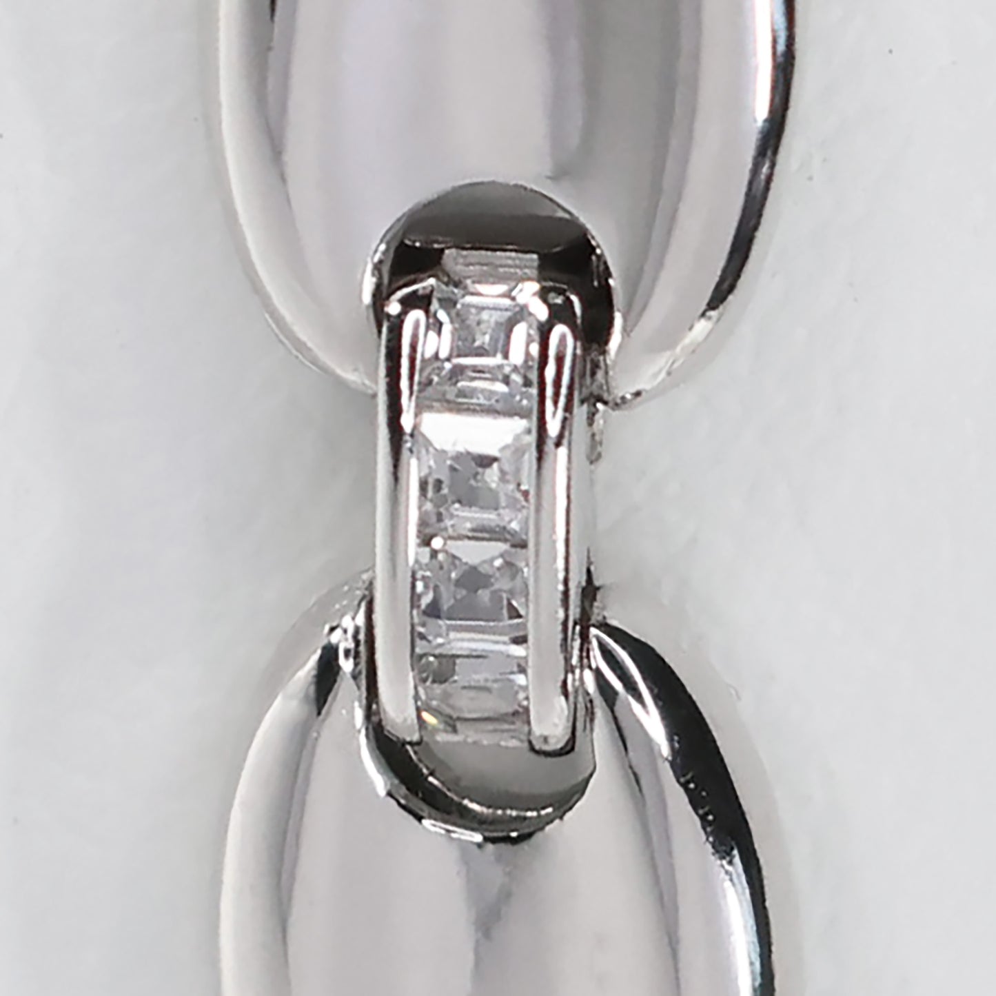 Close-up of Silver Mariner Chain Necklace featuring a sparkling design with clear stones