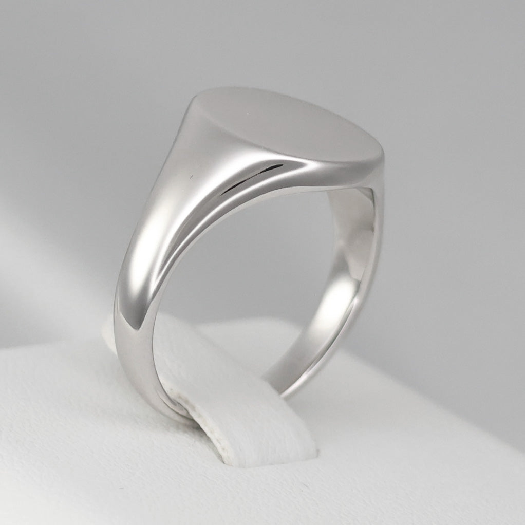 Stylish silver signet ring size R with a sleek and polished design from The Jewellery Shop