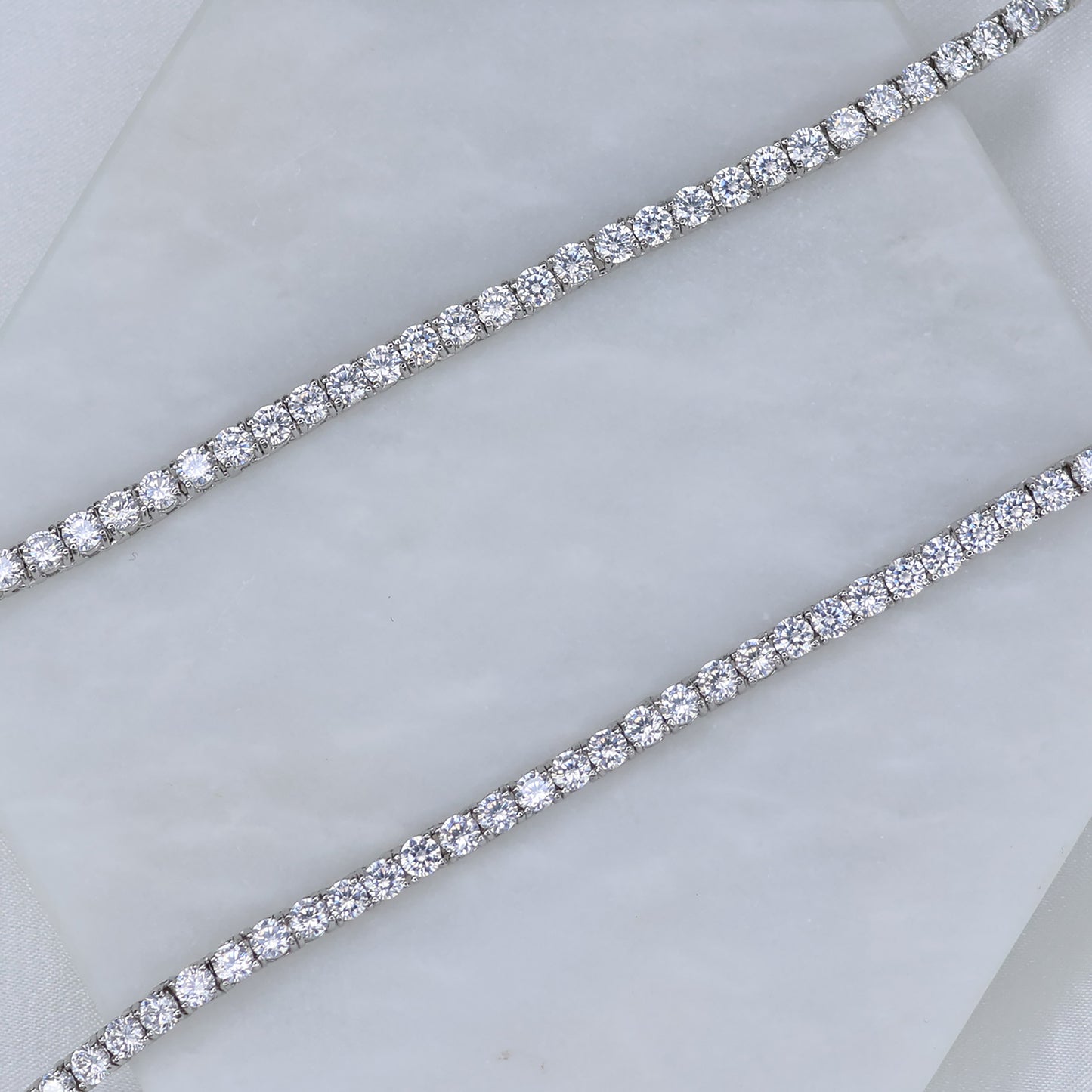 Elegant silver tennis necklace featuring sparkling diamonds for a timeless look