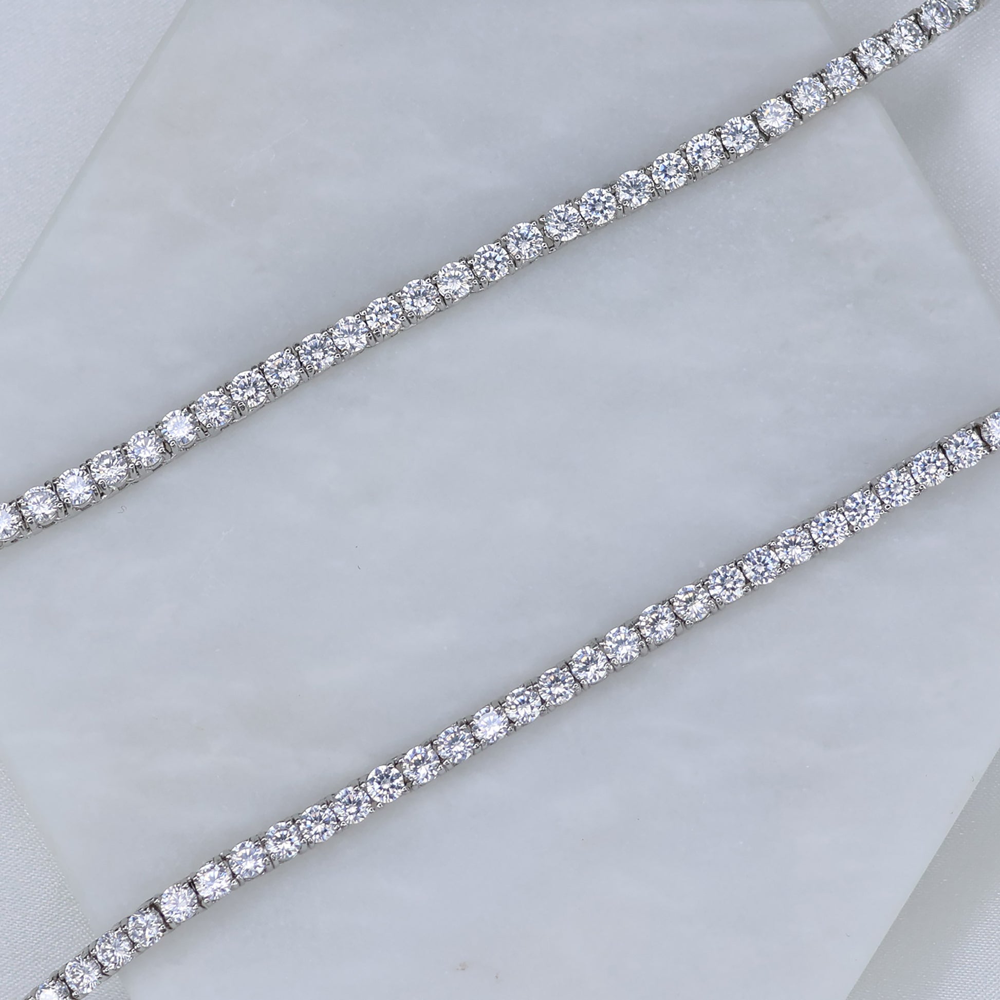 Elegant silver tennis necklace featuring sparkling diamonds for a timeless look
