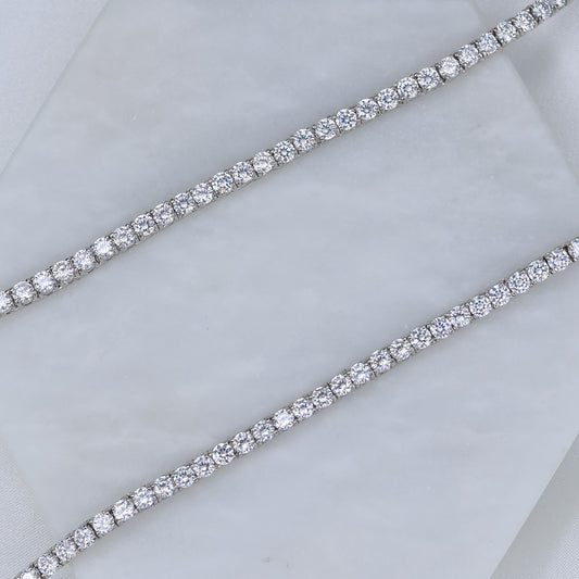 Elegant silver tennis necklace featuring sparkling diamonds for a timeless look